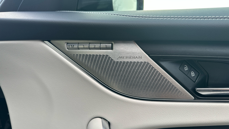 Jaguar F-Pace 2.0 D200 R-Dynamic HSE Black 5dr Auto AWD Diesel Estate